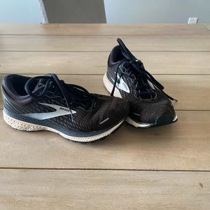 Women’s Brooks Ghost 13 (size 7.5)